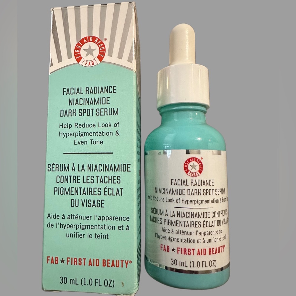 First Aid Beauty Facial Radiance Niacinamide Serum - Blue